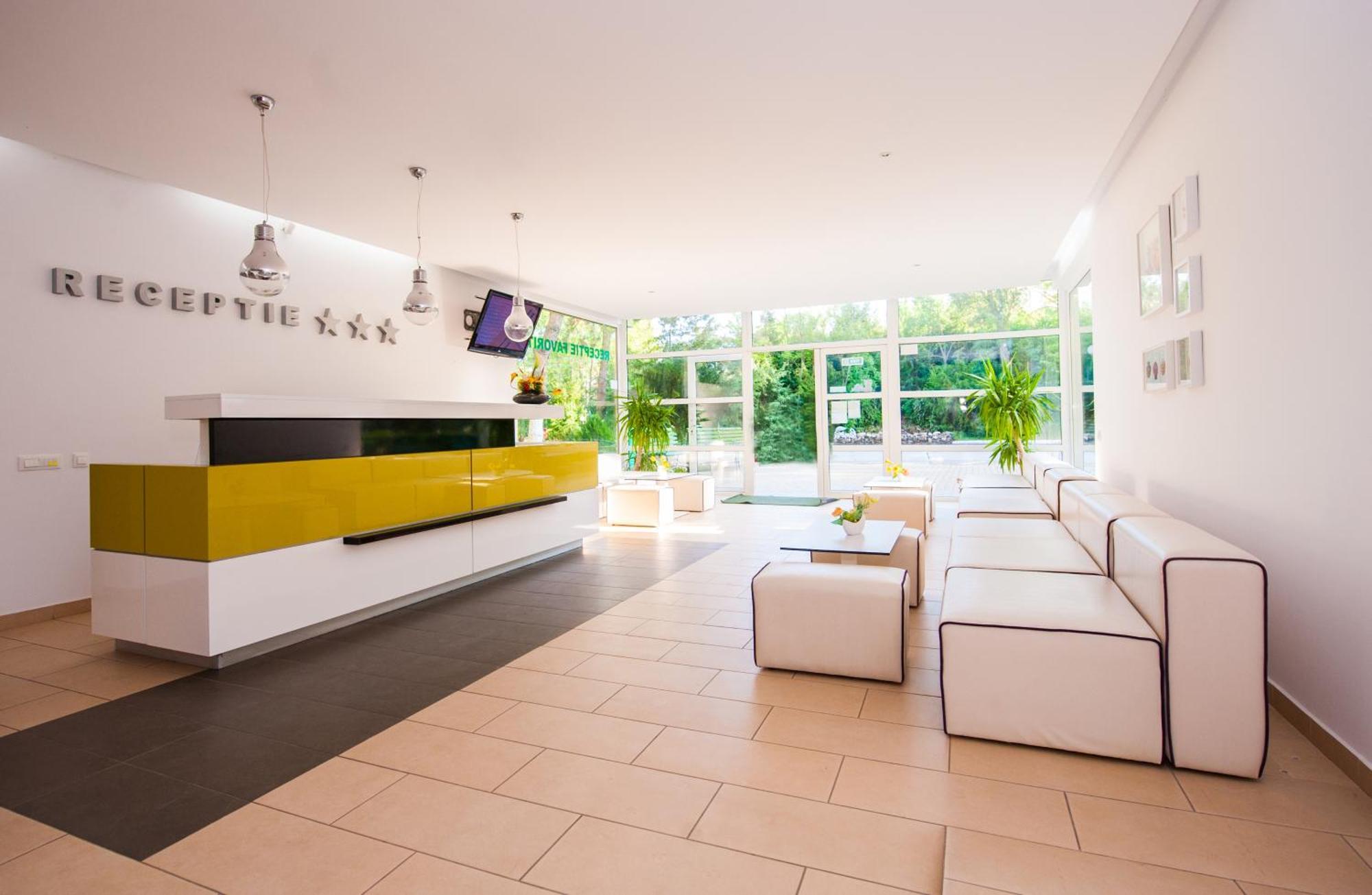 Hotel Favorit Venus Bagian luar foto