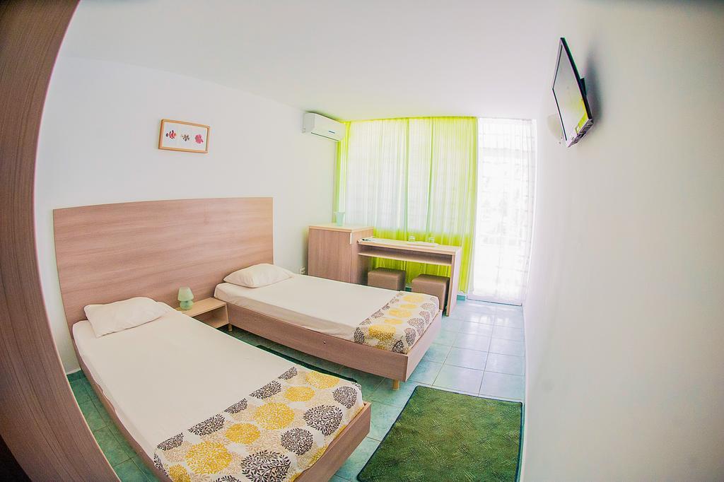 Hotel Favorit Venus Bagian luar foto