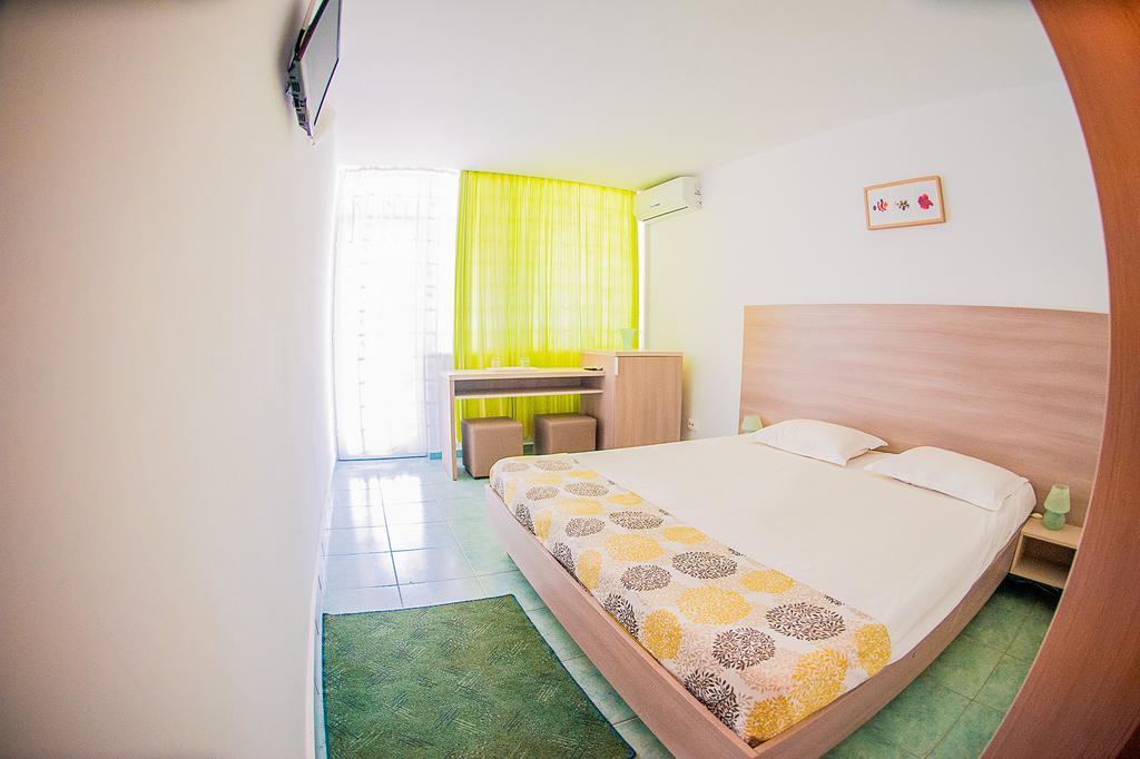 Hotel Favorit Venus Bagian luar foto